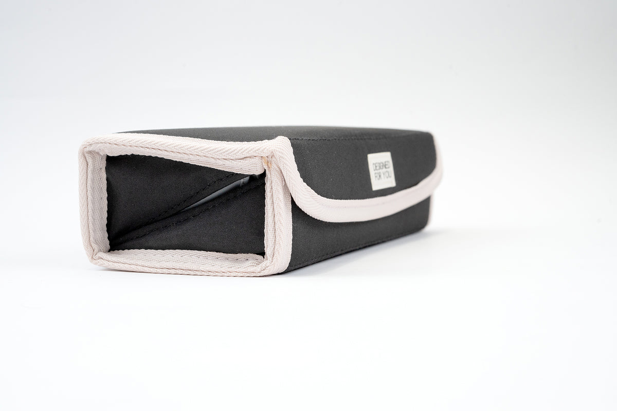 Magnetic Lock Pouch - Black